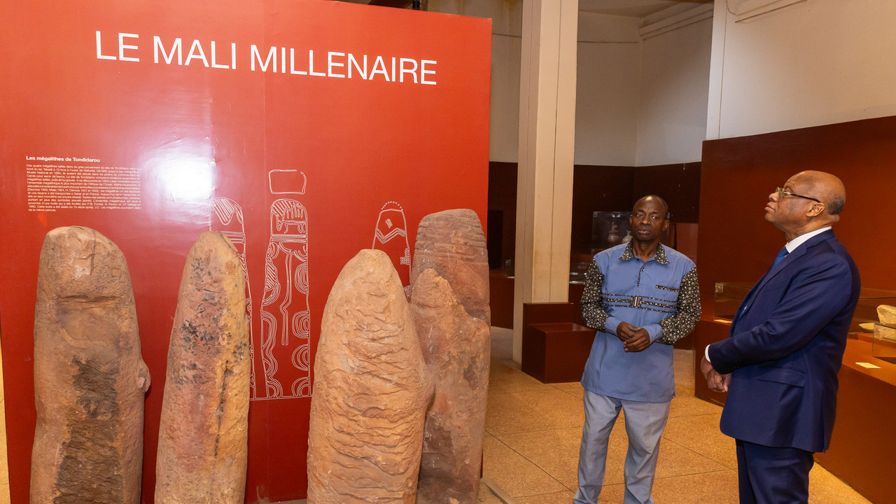 Le Gouverneur Jean-Claude Kassi BROU en visite au Musée national du Mali