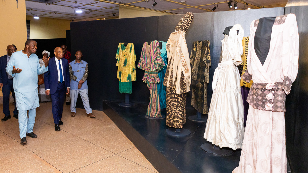 Le Gouverneur Jean-Claude Kassi BROU en visite au Musée national du Mali