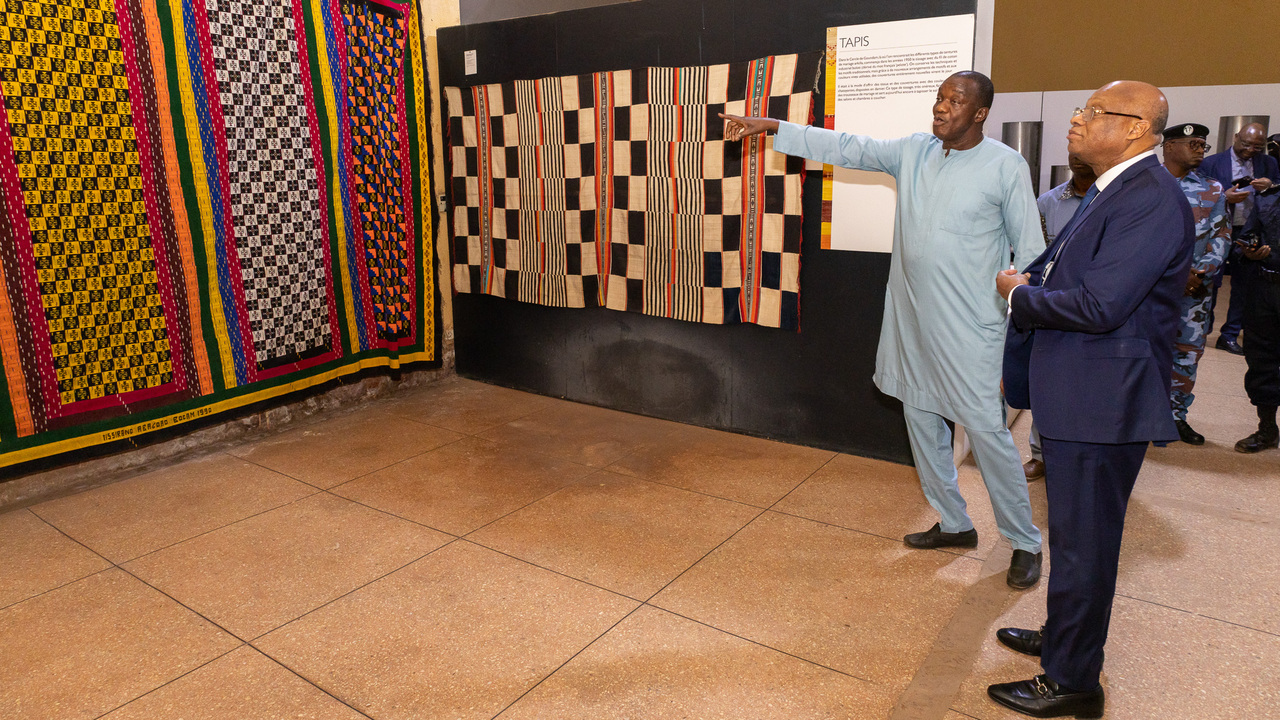 Le Gouverneur Jean-Claude Kassi BROU en visite au Musée national du Mali