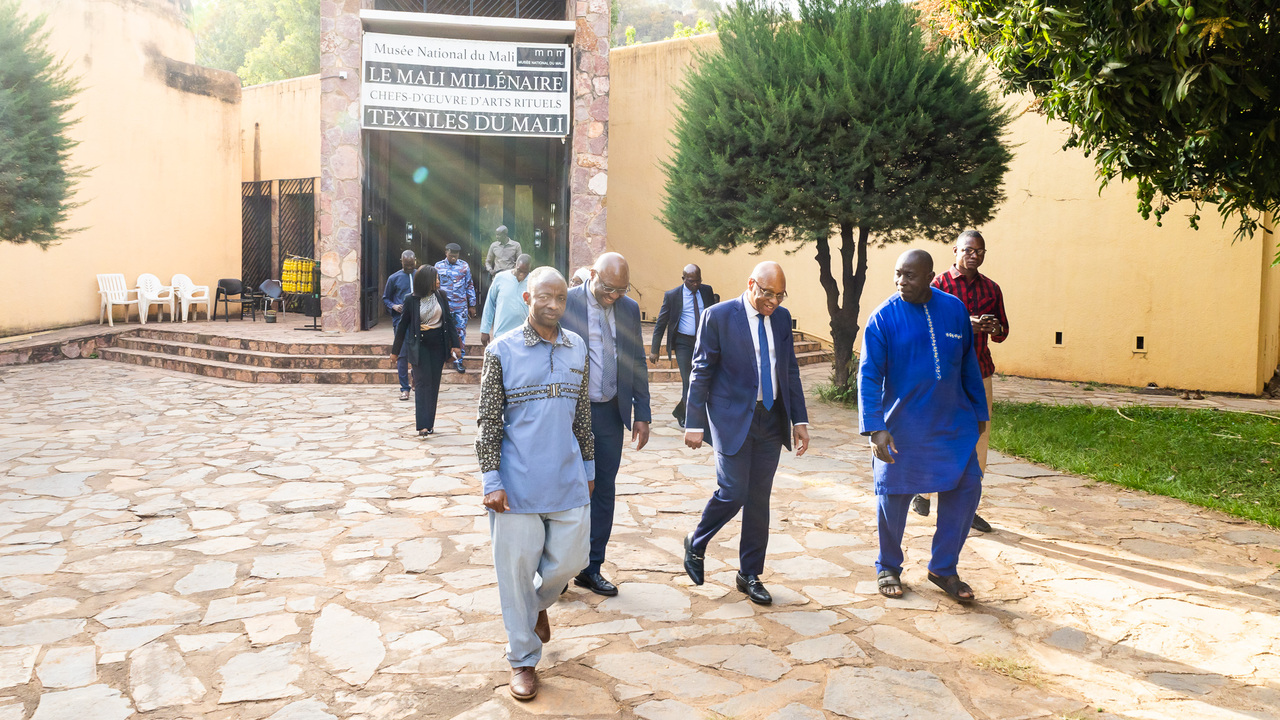 Le Gouverneur Jean-Claude Kassi BROU en visite au Musée national du Mali