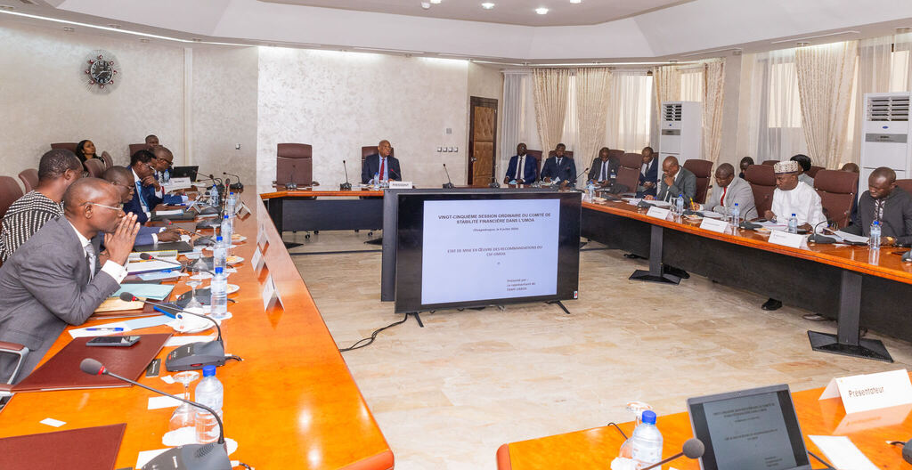 25ᵉ session ordinaire du Comité de Stabilité Financière de l’UMOA, à l’Agence Principale de la BCEAO à Ouagadougou (Burkina Faso) présidée par le Gouverneur Jean-Claude Kassi BROU