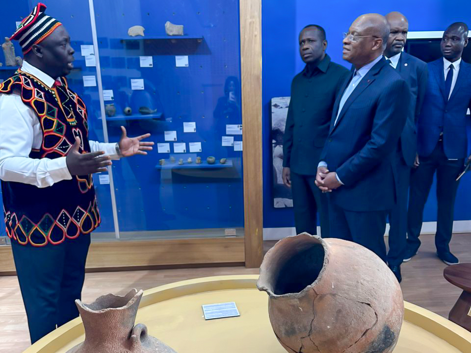 Le Gouverneur de la BCEAO en visite au Musée National du Cameroun